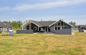 Cozy Home In Blåvand With Wifi